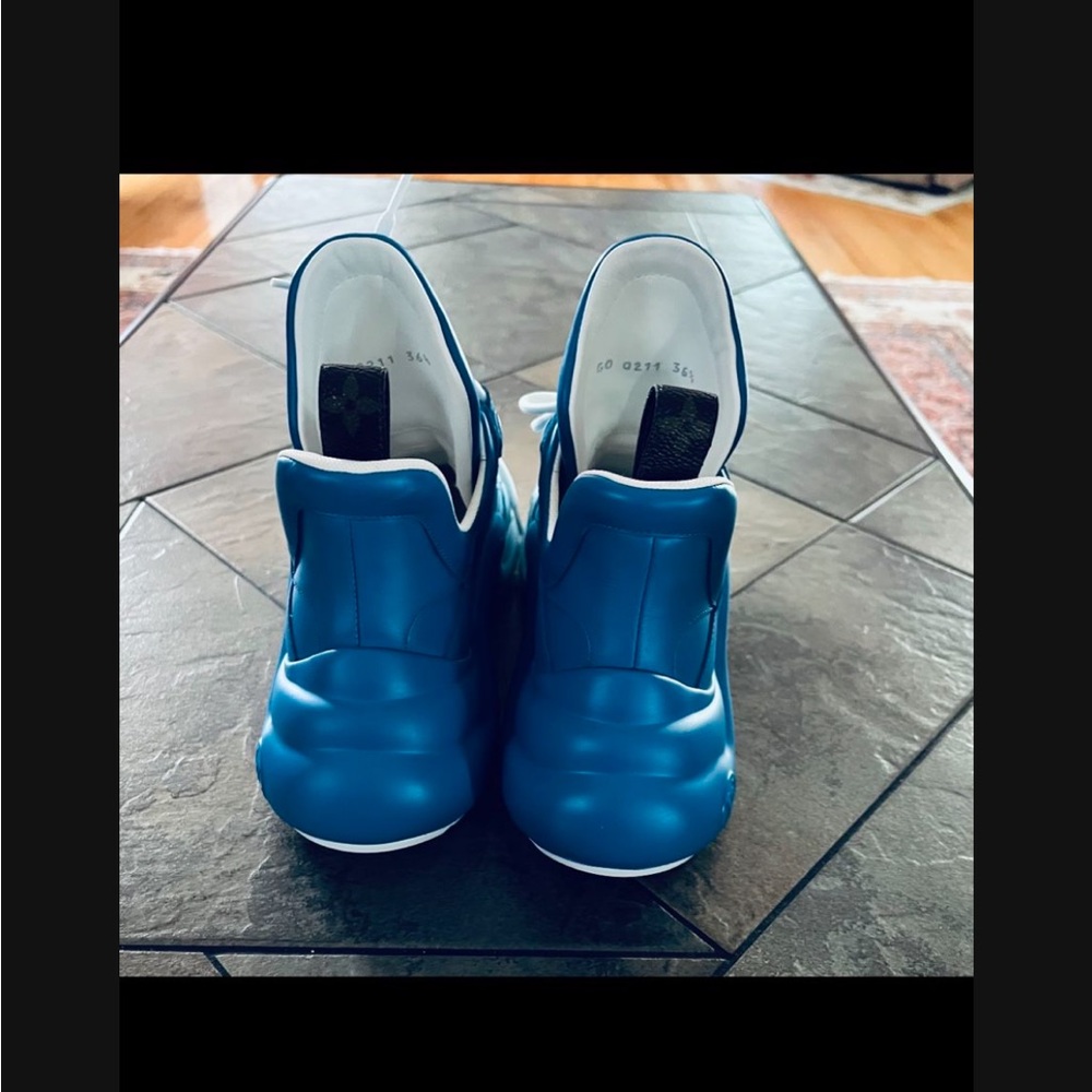 Louis Vuitton Archlight Size 8 Women. Worn less than 5 times. - Picture 4 of 7